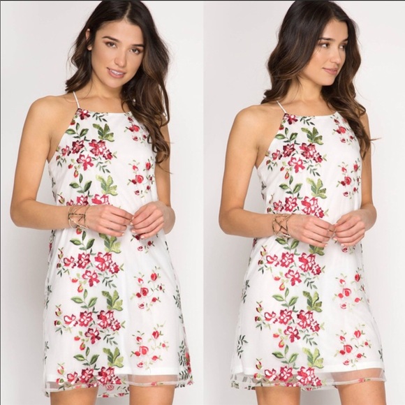 Embroidered Floral dress - NWT Size Small - Picture 2 of 8